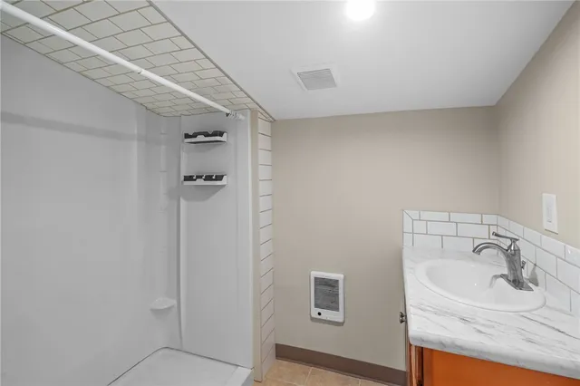 $169,999 | 51 Knotty Oak Shores, Coventry, RI 02816