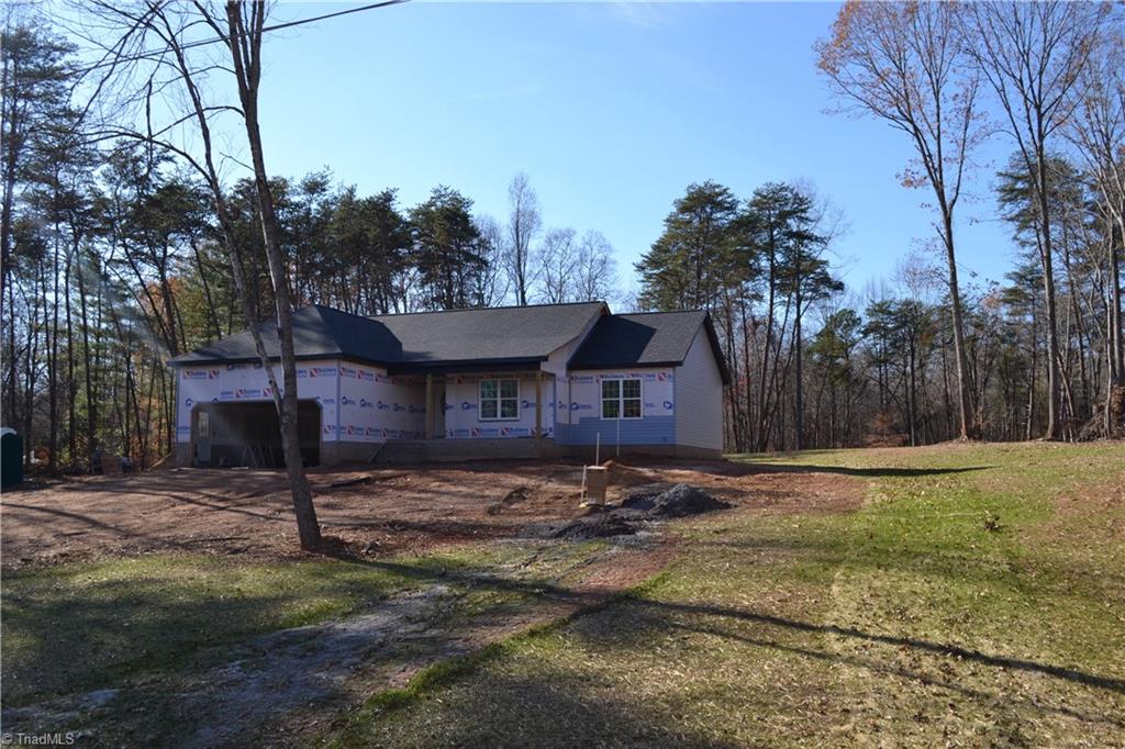 116 Hickory Road Stoneville, NC 27048 - Photo 4 of 18 Gallery Image 4