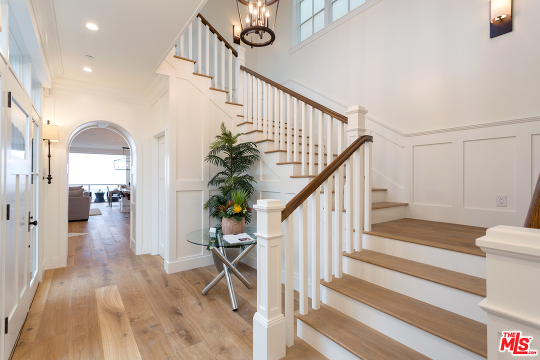 861 Mandalay Beach Road Oxnard, CA 93035 - Photo 12 of 31 a view of entryway and hall with wooden floor