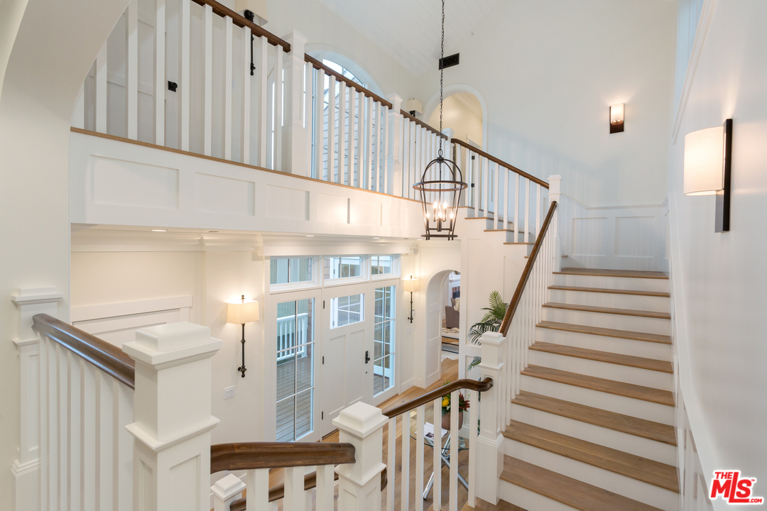861 Mandalay Beach Road Oxnard, CA 93035 - Photo 13 of 31 a view of entryway and hall with wooden floor