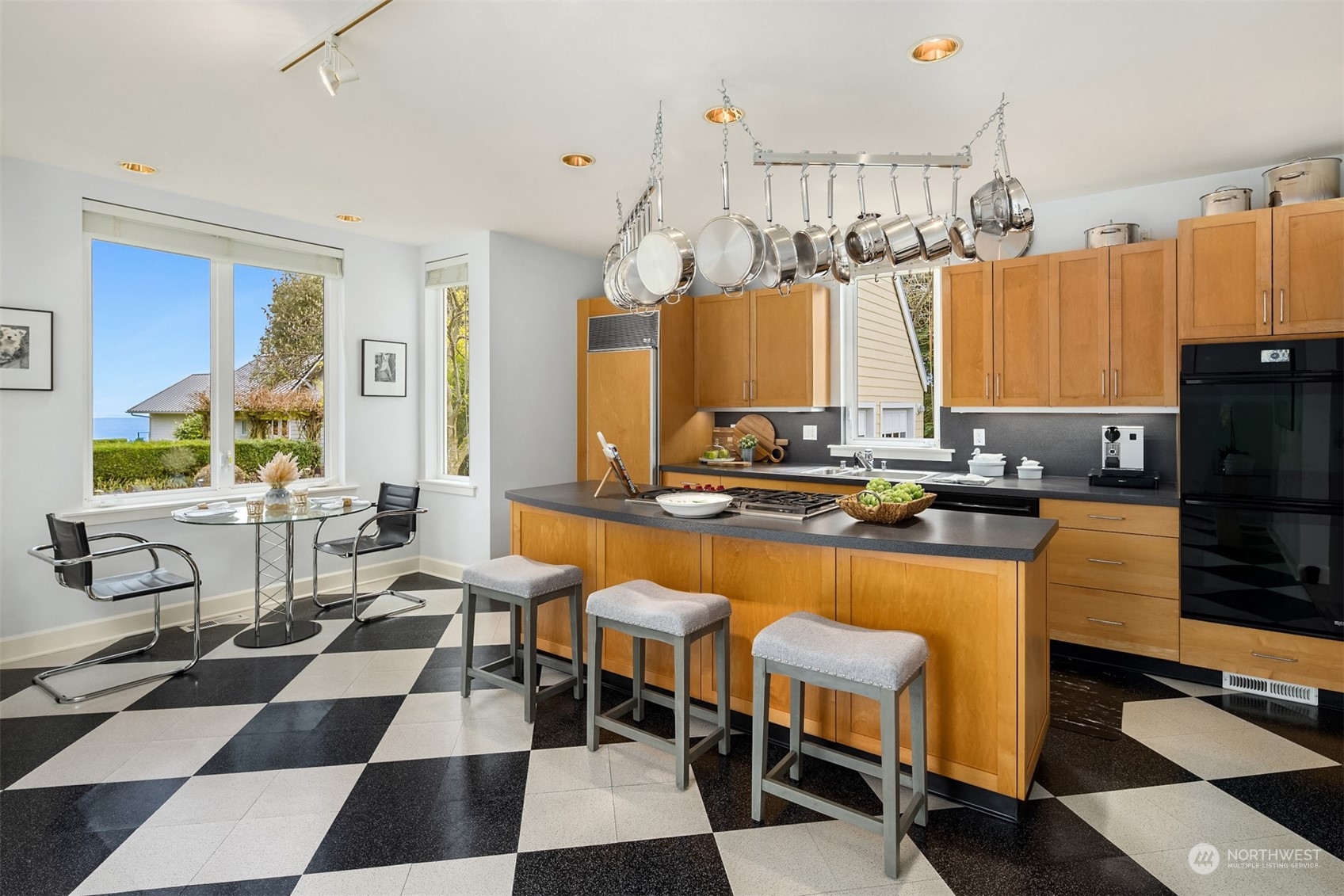 10646 Northeast Valley Road Bainbridge Island, WA 98110 - Photo 14 of 40 Gallery Image 14