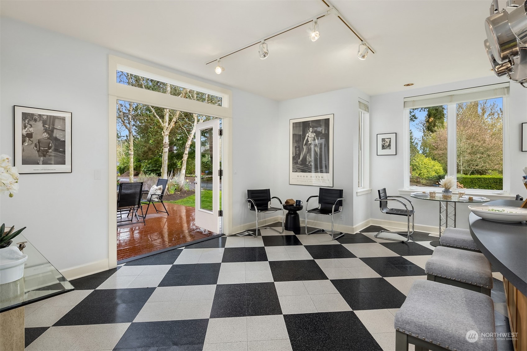 10646 Northeast Valley Road Bainbridge Island, WA 98110 - Photo 16 of 40 Gallery Image 16