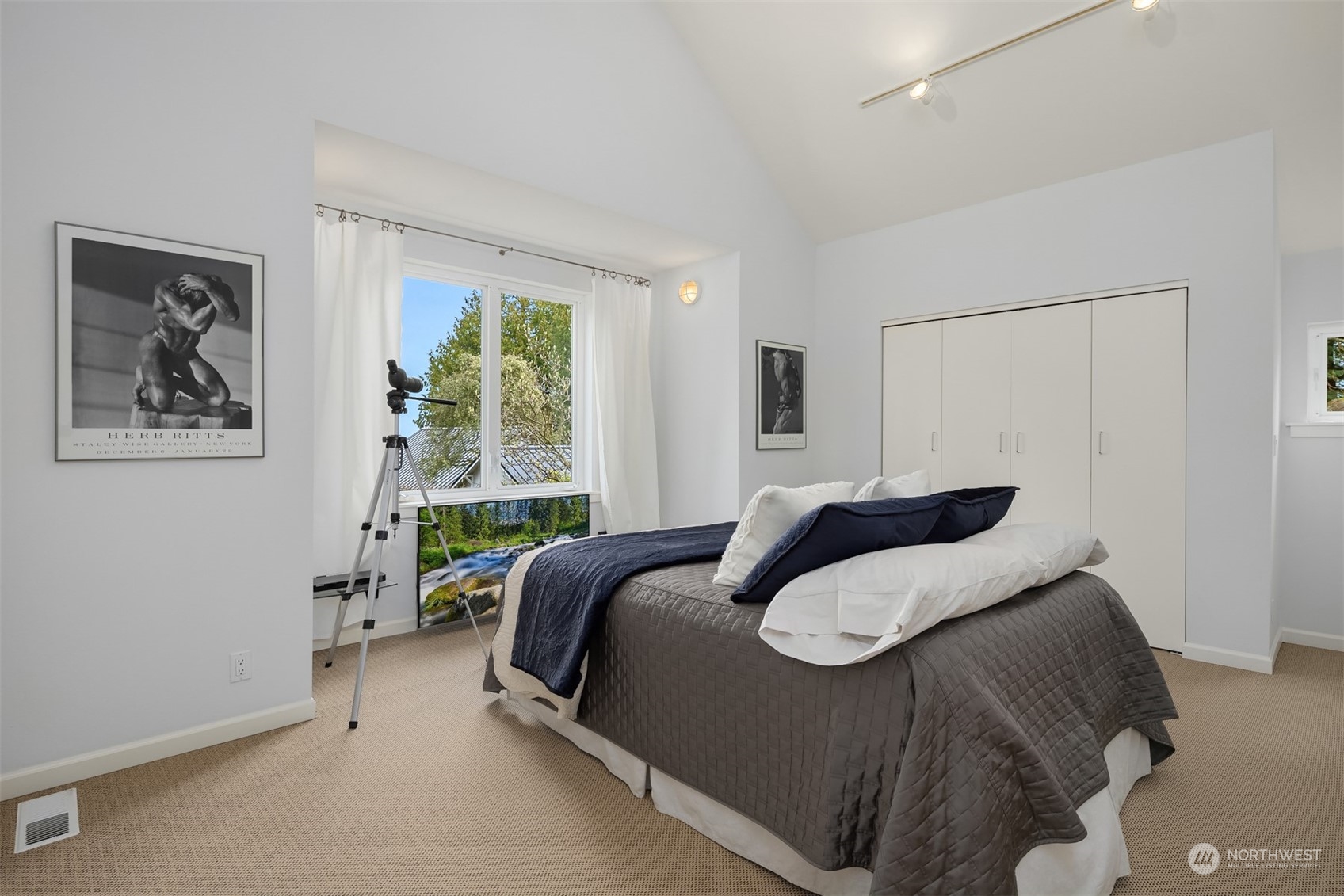 10646 Northeast Valley Road Bainbridge Island, WA 98110 - Photo 24 of 40 Gallery Image 24