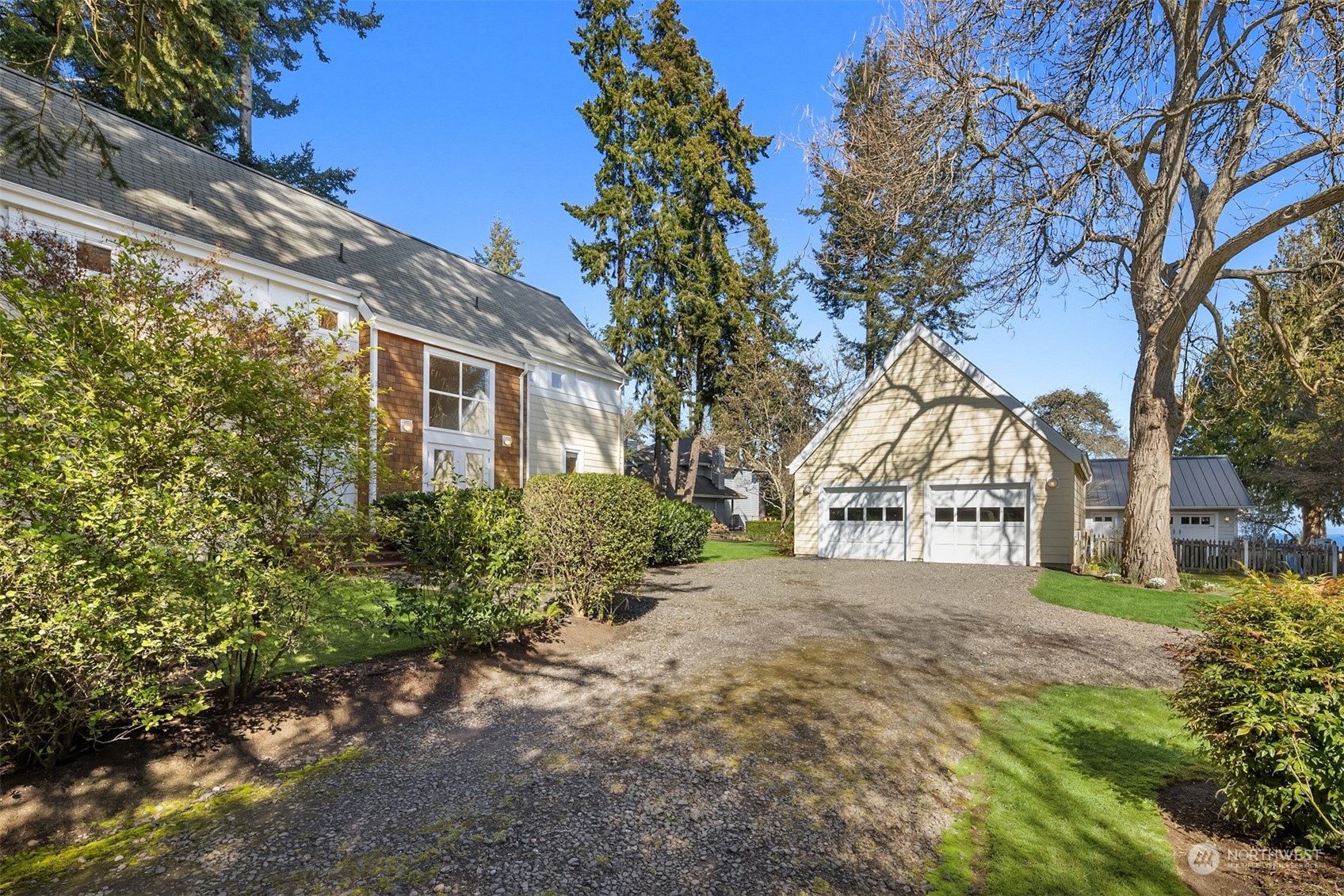 10646 Northeast Valley Road Bainbridge Island, WA 98110 - Photo 35 of 40 Gallery Image 35