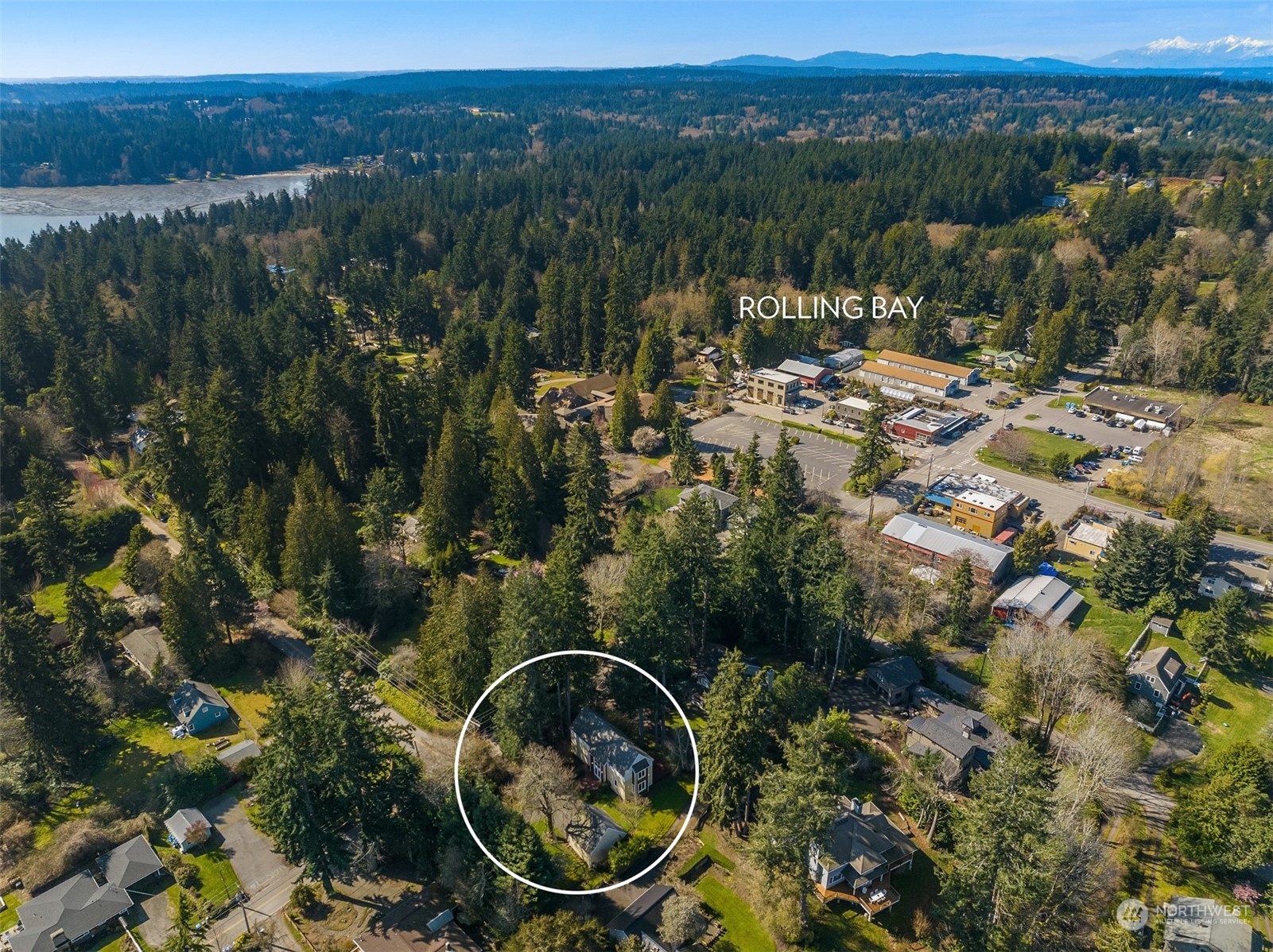 10646 Northeast Valley Road Bainbridge Island, WA 98110 - Photo 4 of 40 Gallery Image 4