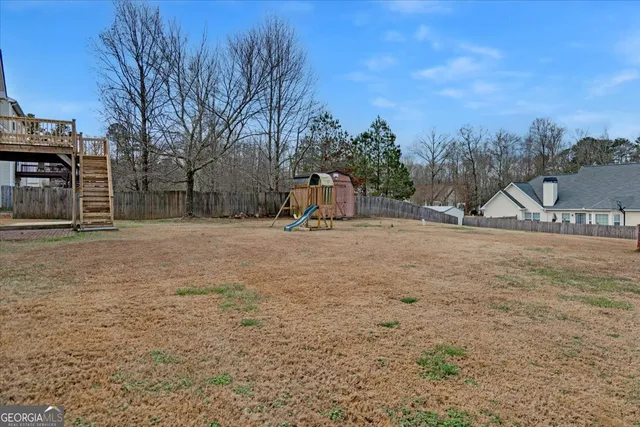 a view of outdoor space with city view