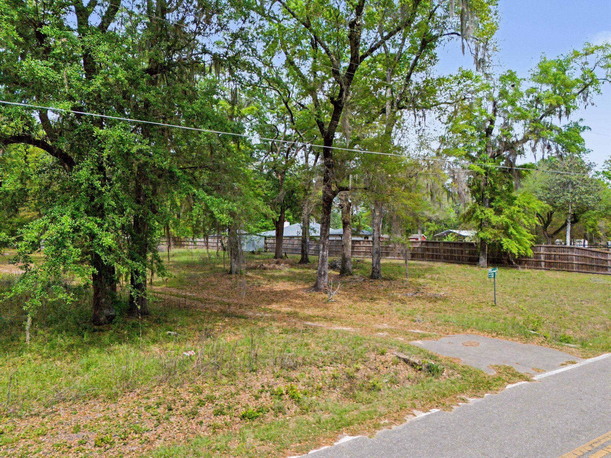 2901 Ben Stoutamire Road Tallahassee, FL 32310 - Photo 3 of 25