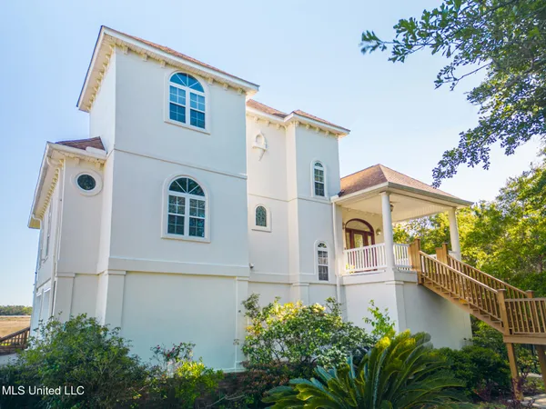 $589,900 | 6105 Mary Mahoney Drive, Ocean Springs, MS 39564