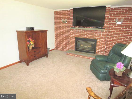 69 Slaymaker Hill Road Kinzers, PA 17535 - Photo 15 of 41 Family Room