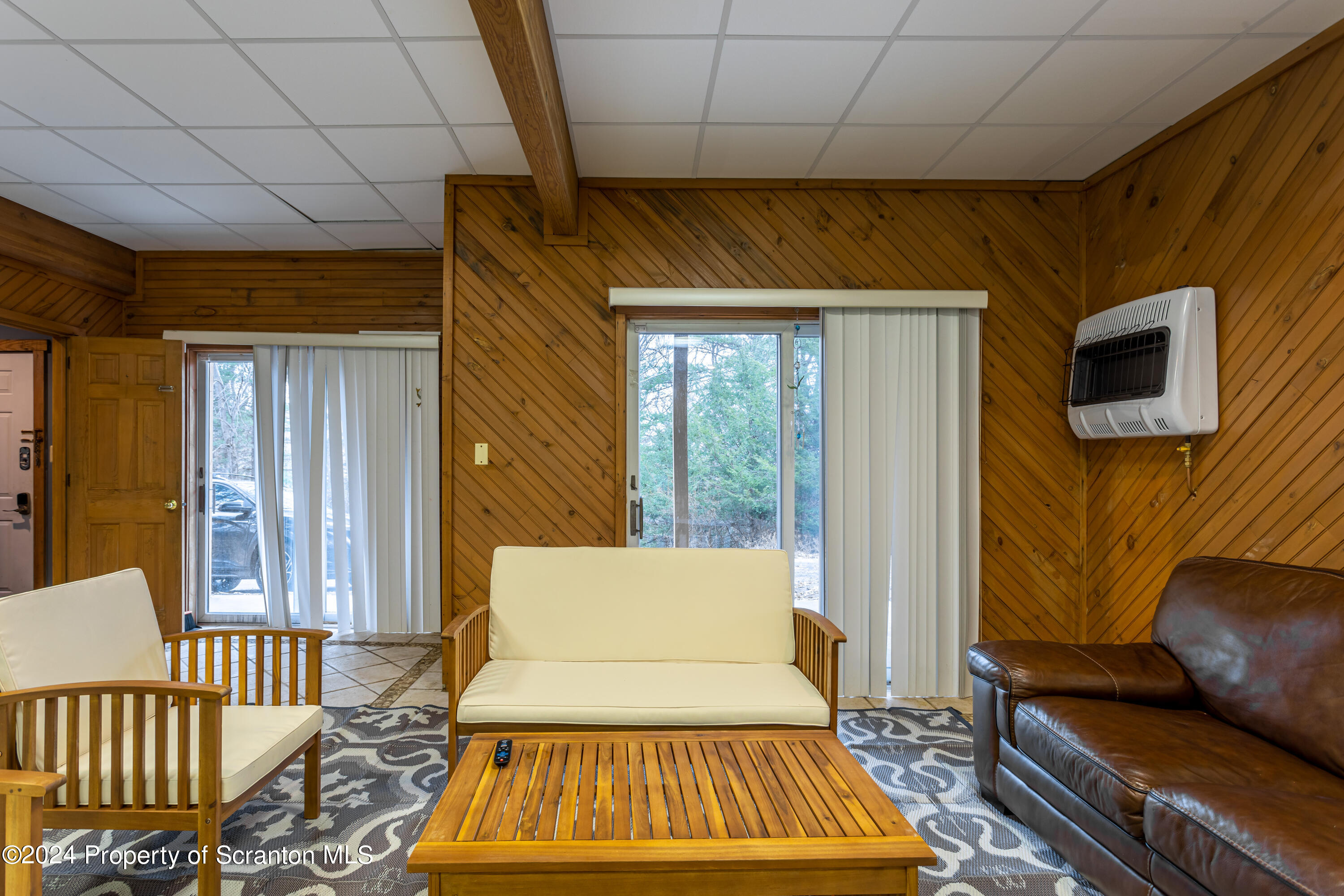 205 Lake Road Swiftwater, PA 18370 - Photo 17 of 104