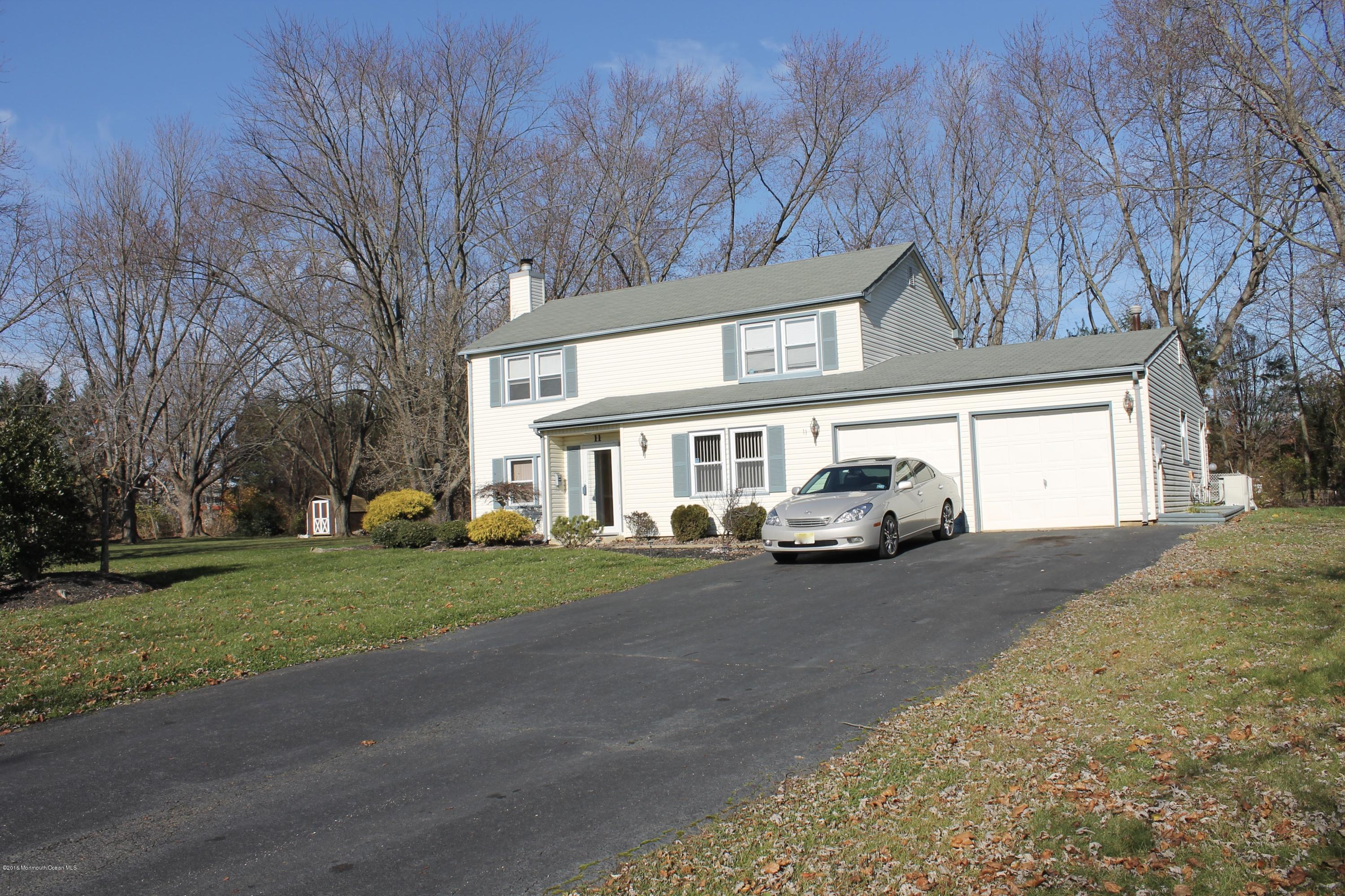 11 Potter Road Freehold, NJ 07728 - Photo 3 of 22 IMG_1411