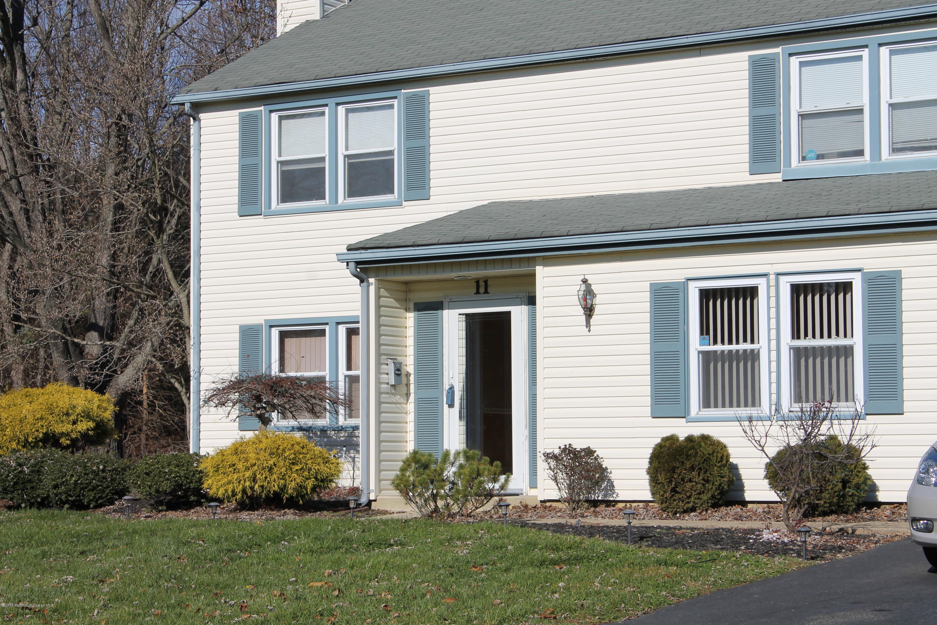 11 Potter Road Freehold, NJ 07728 - Photo 4 of 22 IMG_1413