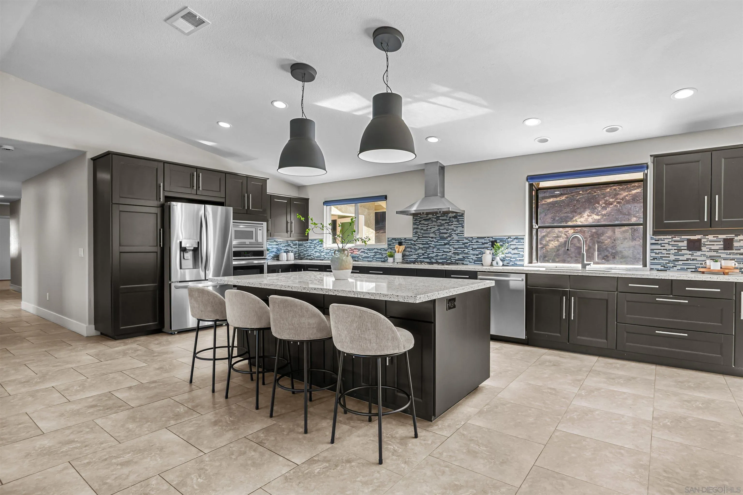 2495 Marianne Lane Fallbrook, CA 92028 - Photo 5 of 70