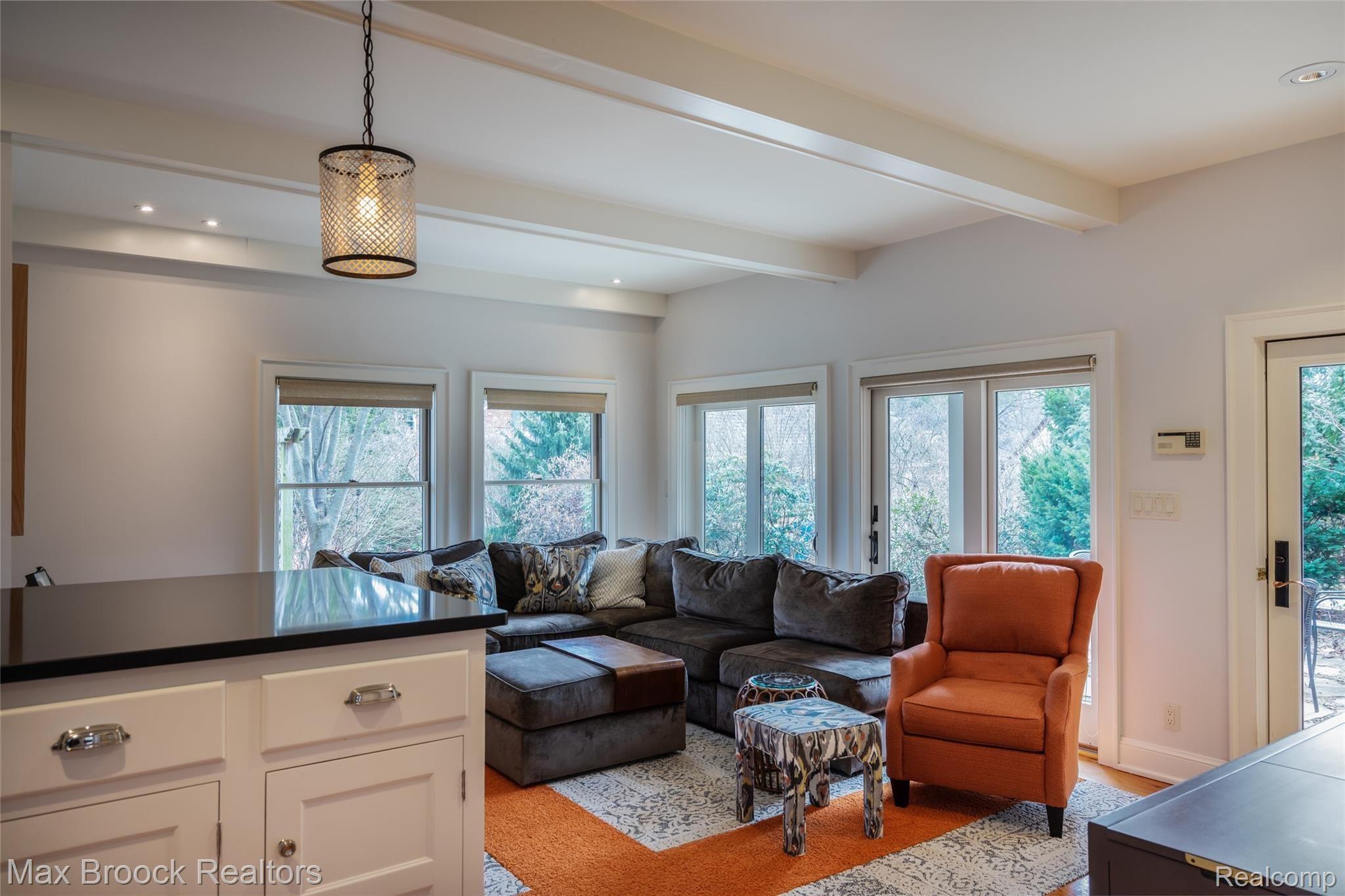 41 Ridge Road Pleasant Ridge, MI 48069 - Photo 16 of 43 Family Room