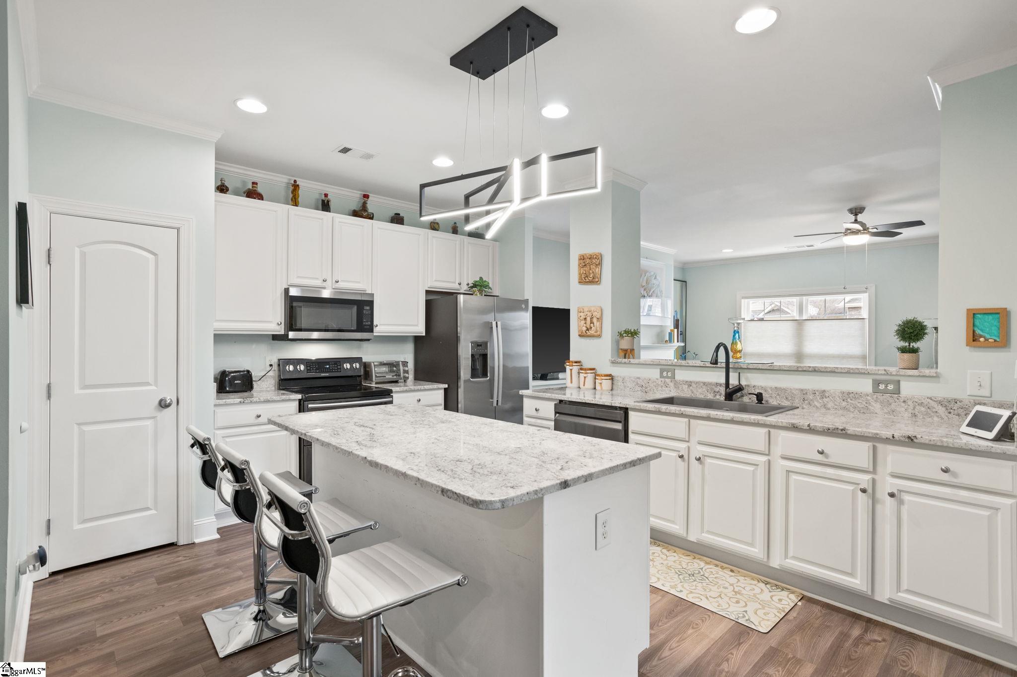 228 Louisville Drive Greenville, SC 29607 - Photo 10 of 30