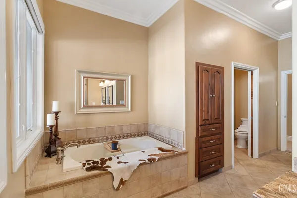 $1,200,000 | Undisclosed Address, Bakersfield, CA 93308