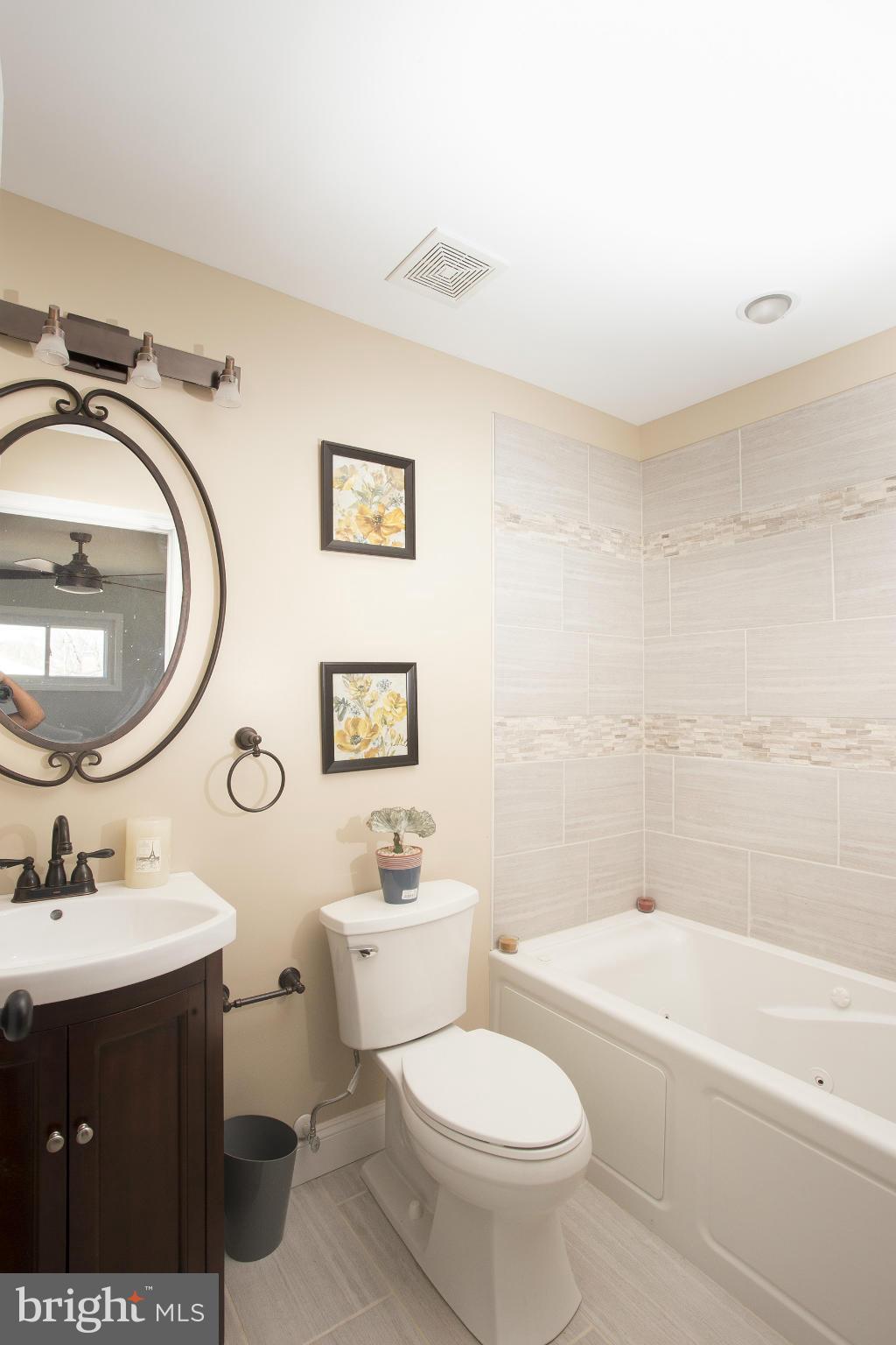 5925 Charnwood Road Baltimore, MD 21228 - Photo 21 of 29 Bath