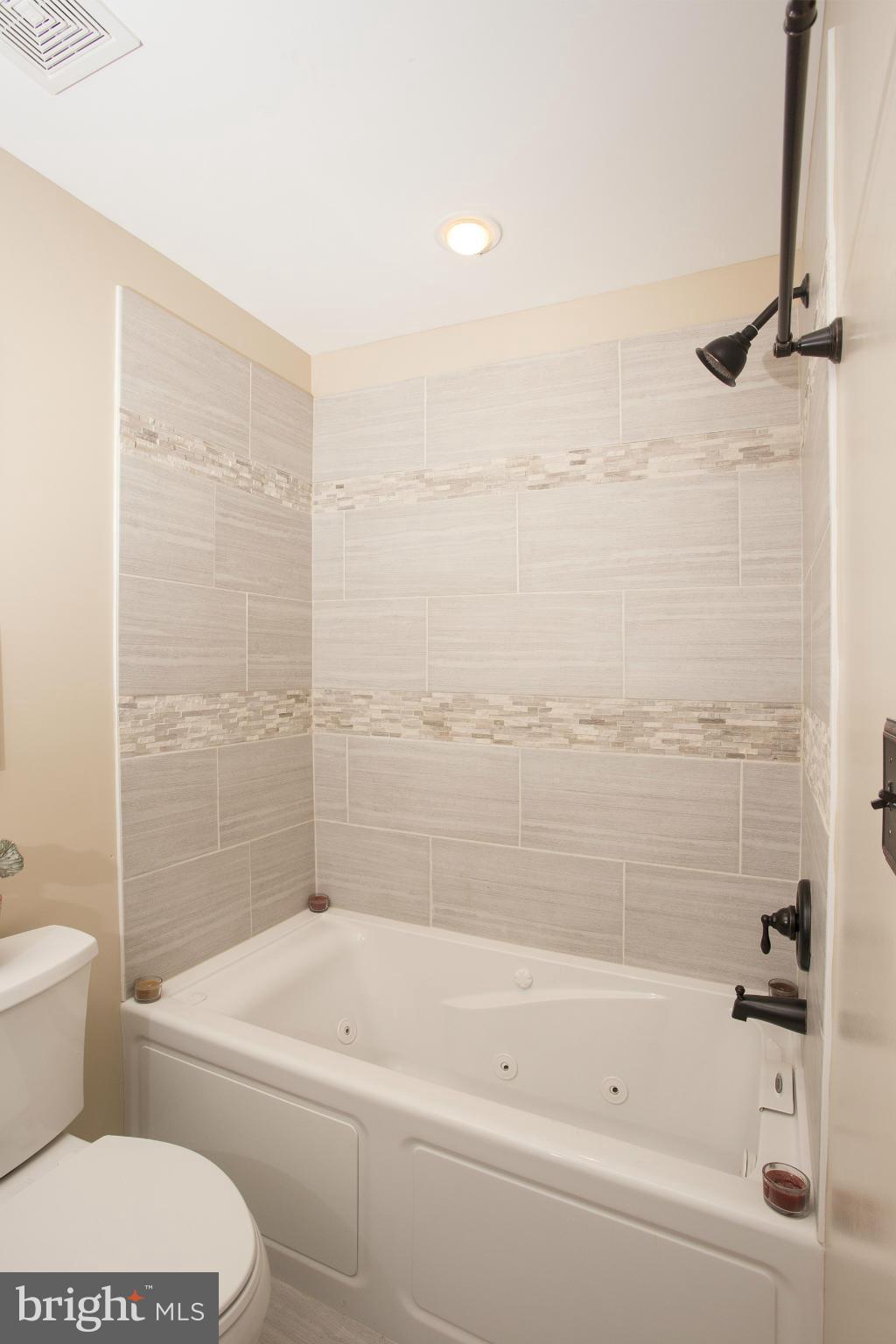 5925 Charnwood Road Baltimore, MD 21228 - Photo 22 of 29 Bath