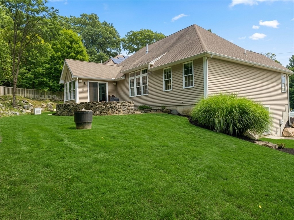 125 W Road Cumberland, RI 02864 - Photo 38 of 39 Gallery Image 38