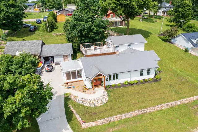 $449,900 | 9061 East Hatchery Road, Syracuse, IN 46567