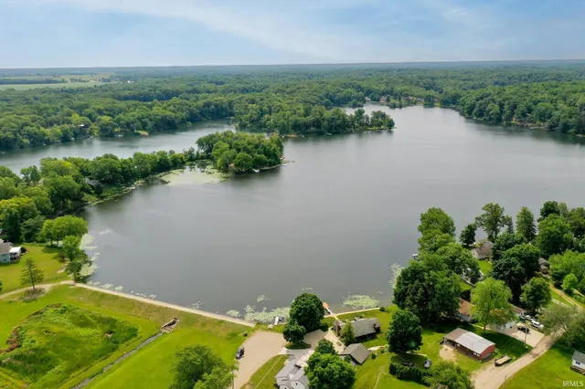 $449,900 | 9061 East Hatchery Road, Syracuse, IN 46567