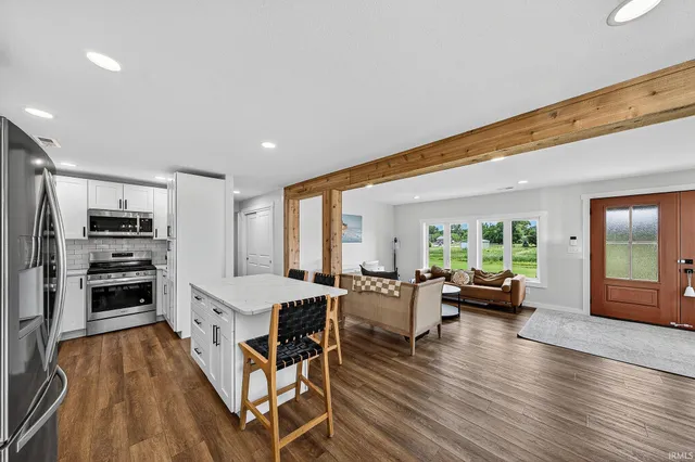 $449,900 | 9061 East Hatchery Road, Syracuse, IN 46567