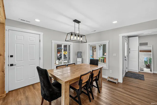 $449,900 | 9061 East Hatchery Road, Syracuse, IN 46567