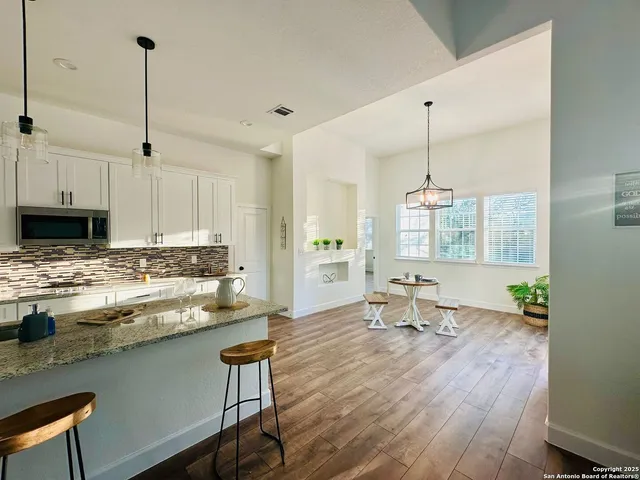 $2,295 | 1064 Overbrook Lane, Spring Branch, TX 78070