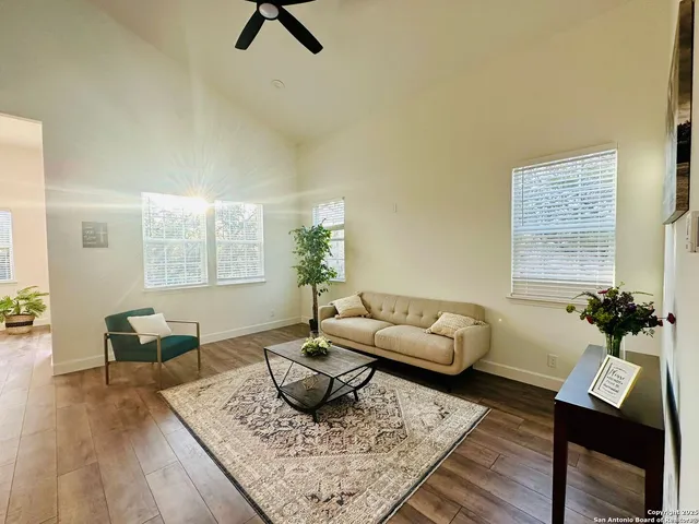 $2,295 | 1064 Overbrook Lane, Spring Branch, TX 78070