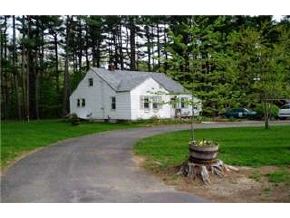 16 Walton Road Plaistow, NH 03865 - Photo 2 of 5