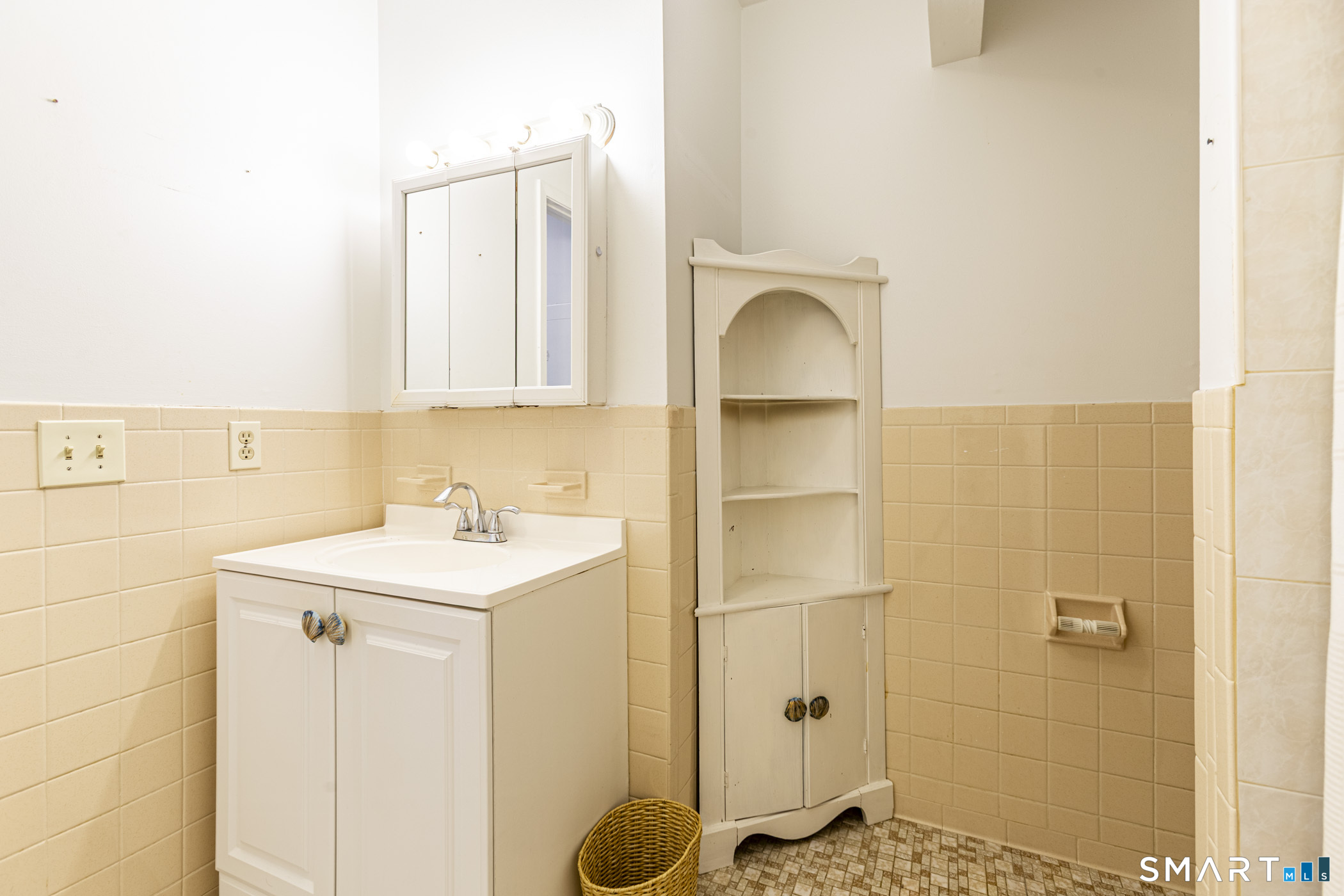 60 Overlook Avenue, Unit 60 Fairfield, CT 06824 - Photo 20 of 36 Gallery Image 20