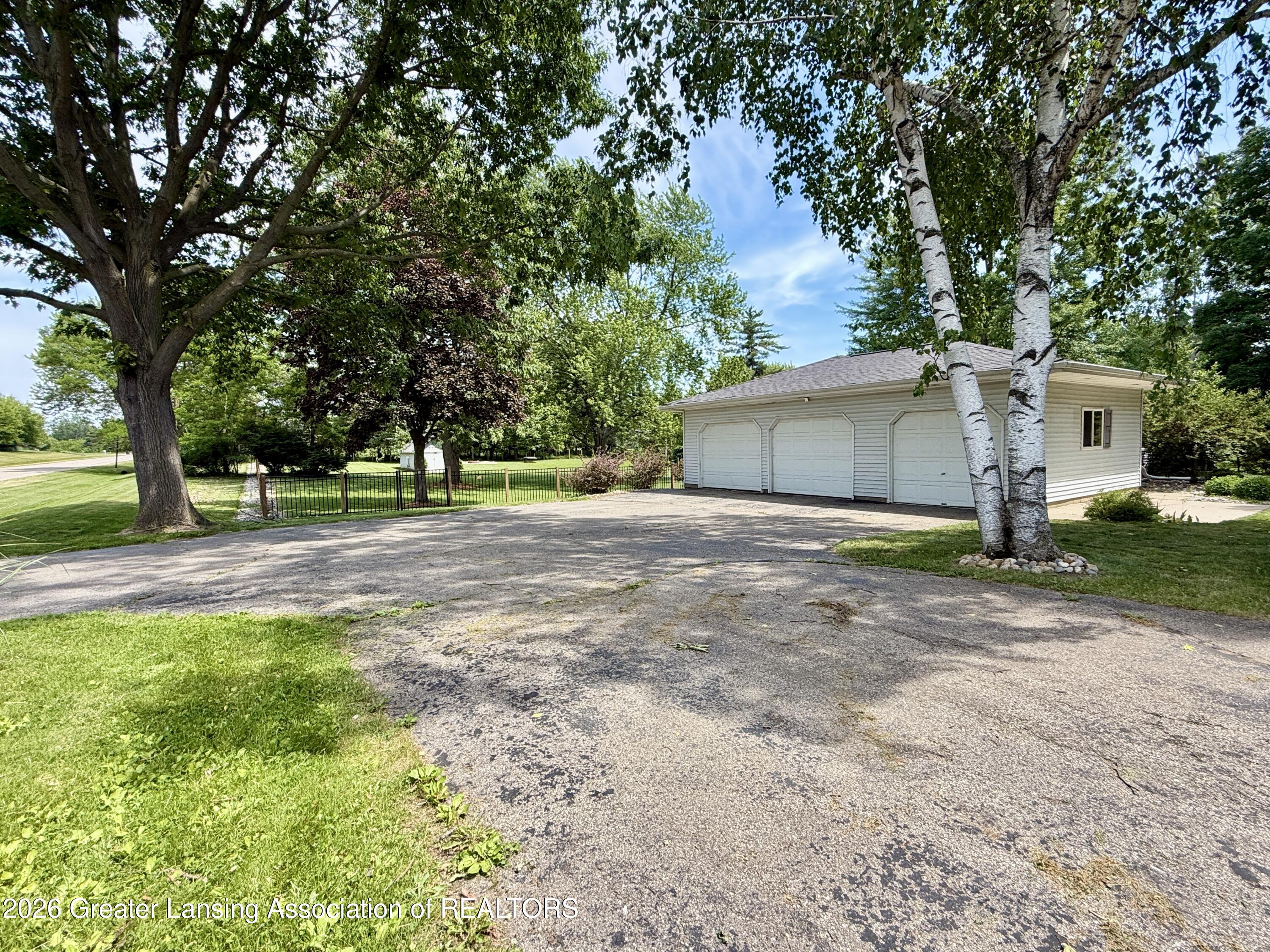15479 Airport Road Lansing, MI 48906 - Photo 22 of 30 IMG_0354