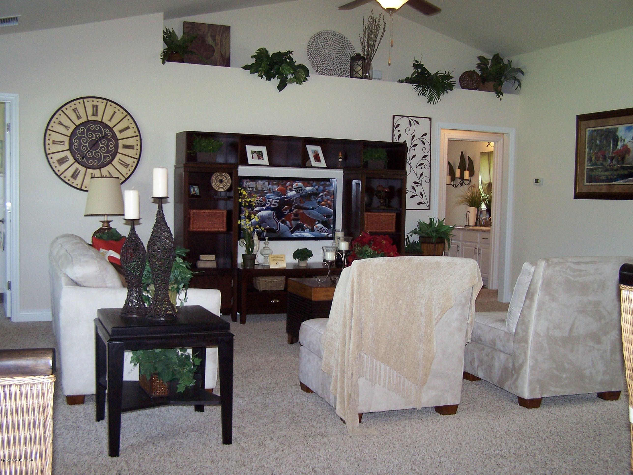 800 Kecherburg Road Southwest Palm Bay, FL 32908 - Photo 6 of 12 Family Room Sample