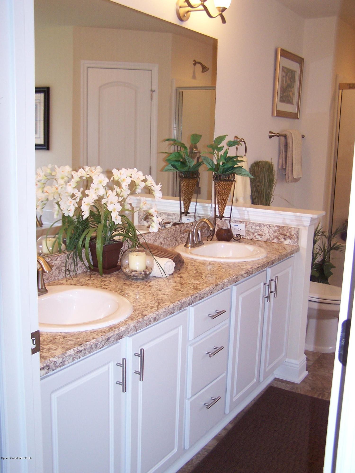 800 Kecherburg Road Southwest Palm Bay, FL 32908 - Photo 9 of 12 Master Bath Sample
