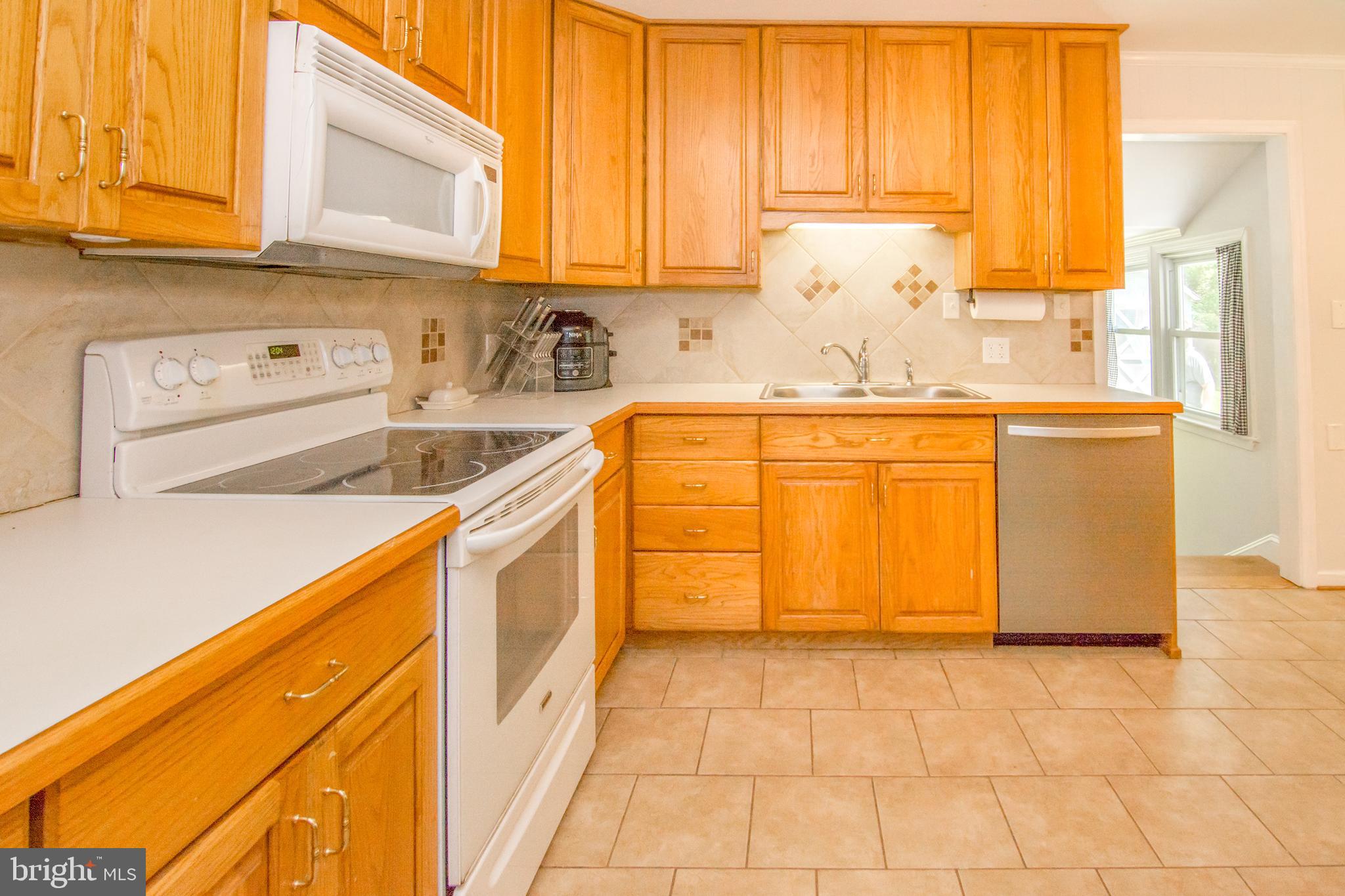 1664 Snug Harbor Road Shady Side, MD 20764 - Photo 12 of 58 Abundant Storage