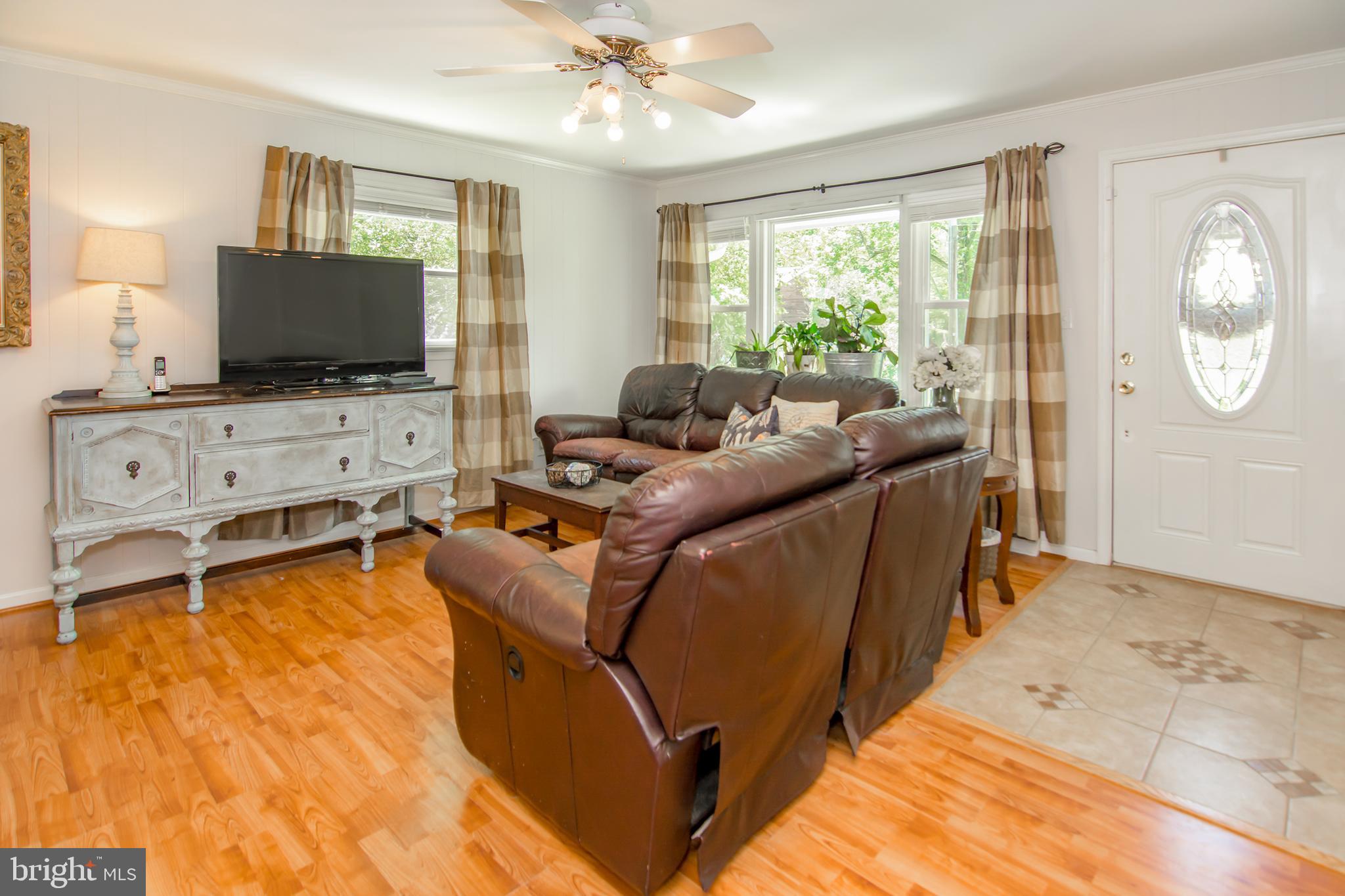 1664 Snug Harbor Road Shady Side, MD 20764 - Photo 5 of 58 Living Room - Main Entrance