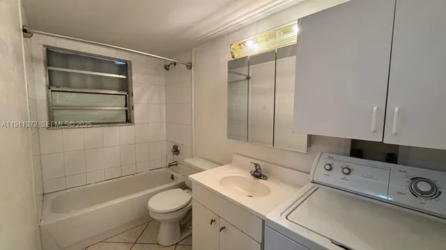 $1,900 | 6195 West 18th Avenue, Unit G324, Hialeah, FL 33012