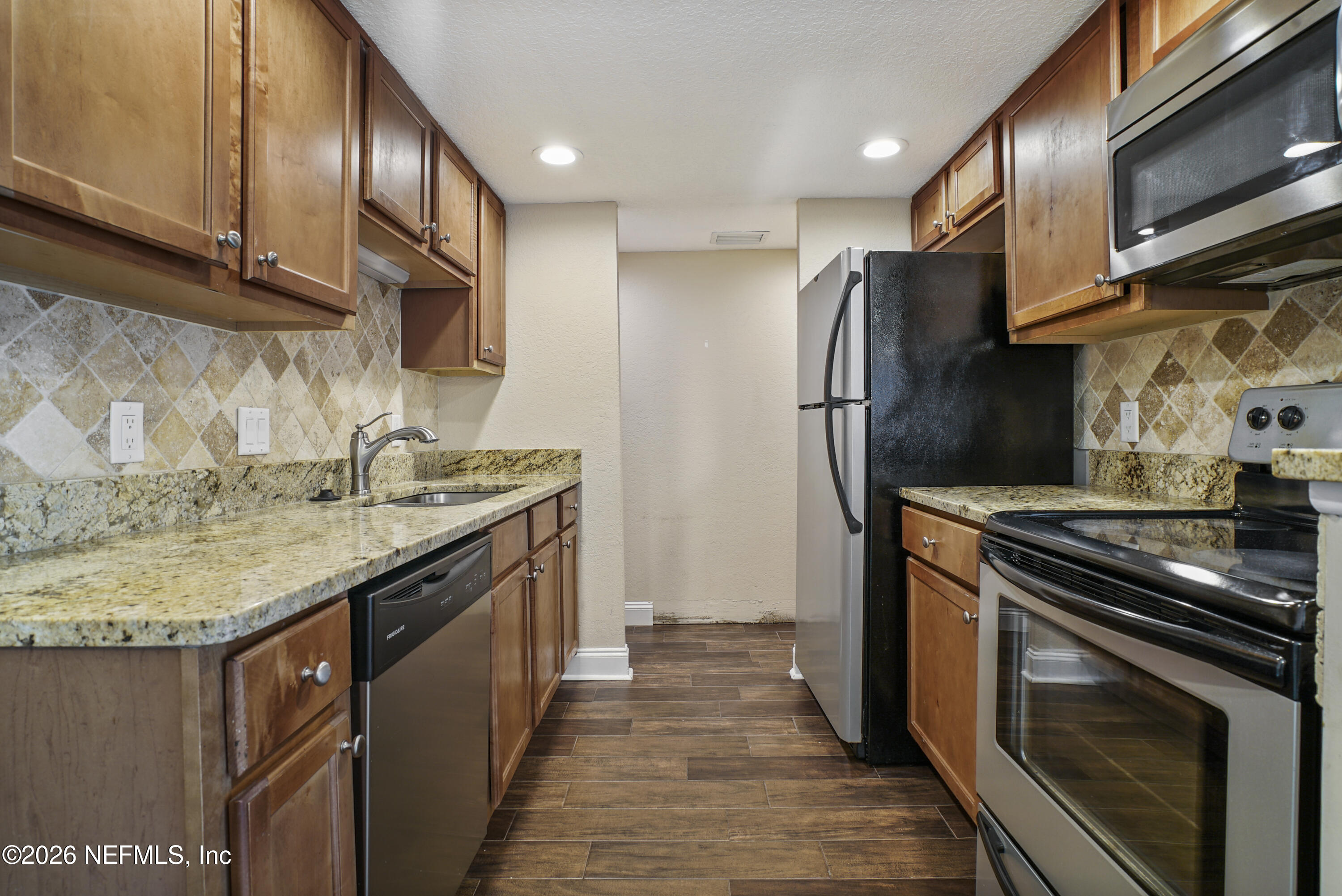 3737 Loretto Road, Unit 802 Jacksonville, FL 32223 - Photo 3 of 18 DSC02160