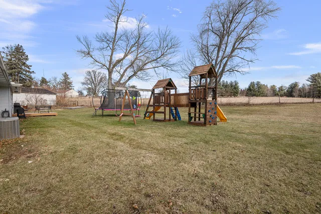 $244,900 | 226 Hillcrest Drive, Geneseo, IL 61254