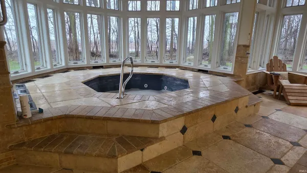 $1,500,000 | 178 West 100 South, Rochester, IN 46975