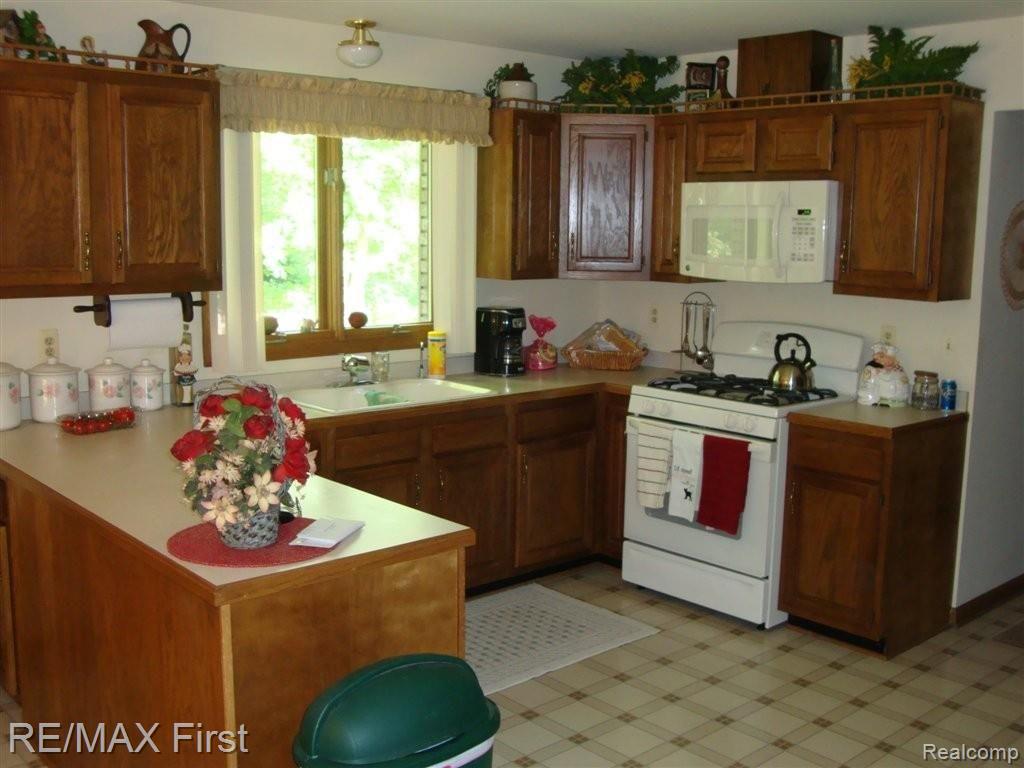 20411 30 Mile Road Ray, MI 48096 - Photo 6 of 23 DSC03474.JPG