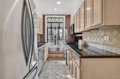 $425,000 | 20 North Broadway, Unit O372, White Plains, NY 10601