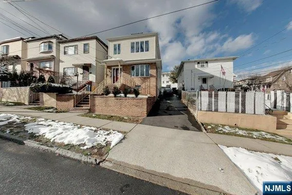 $2,600 | 117 Belmont Avenue, Unit 2, Garfield, NJ 07026