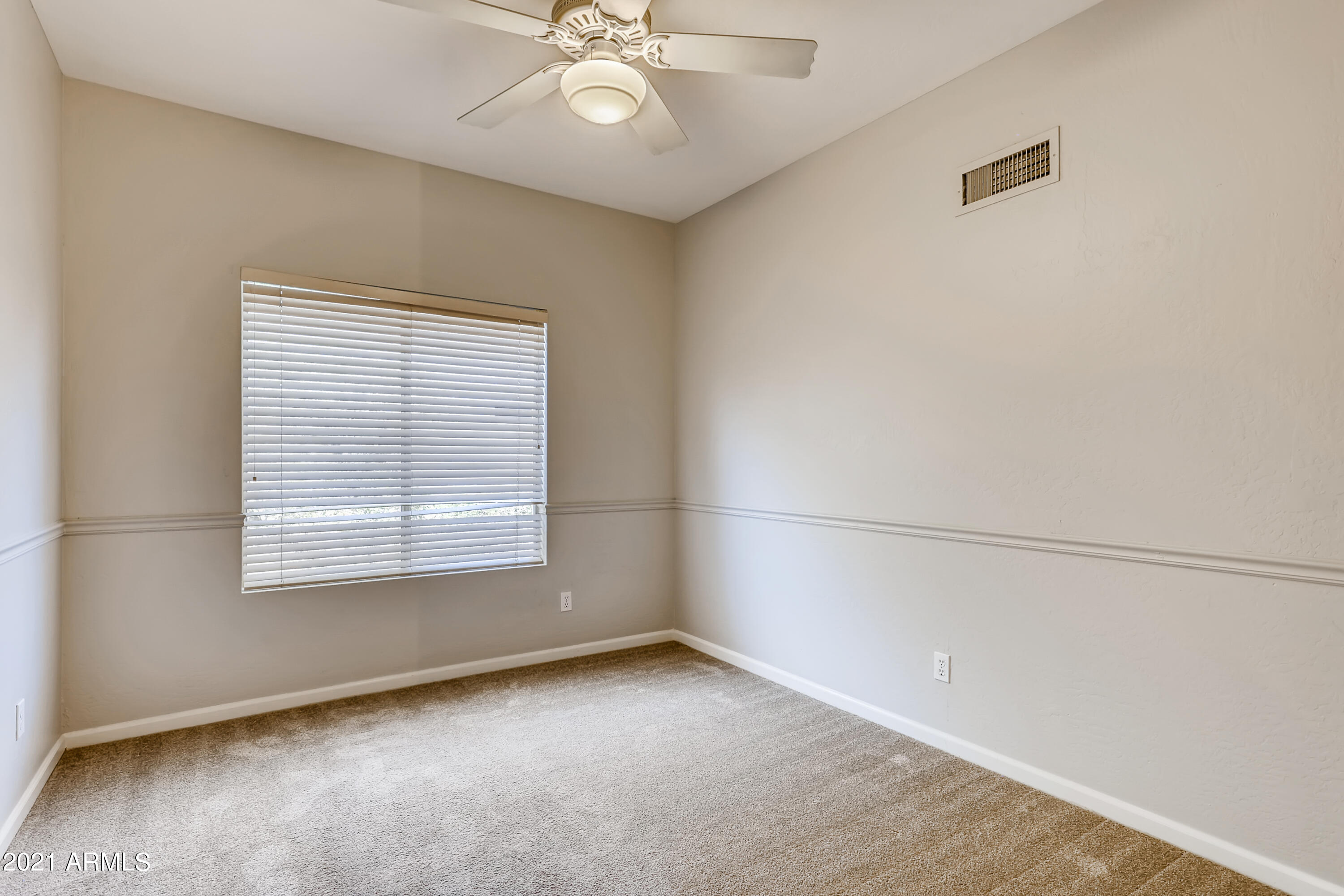646 West Silver Creek Road Gilbert, AZ 85233 - Photo 27 of 34 25-979290830-46 Bedroom
