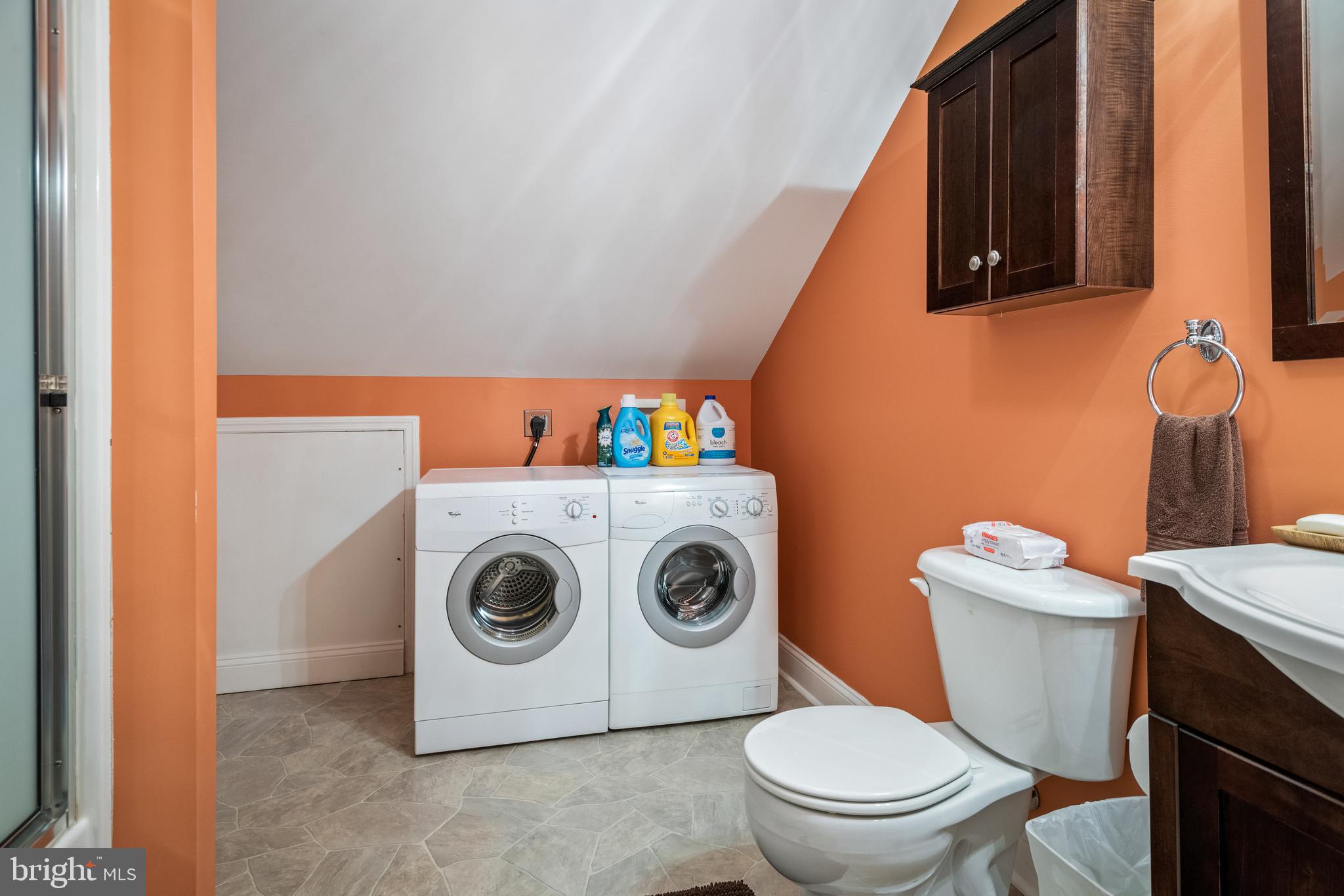 743 Welltown Road Winchester, VA 22603 - Photo 30 of 35 Upper level bathroom with laundry