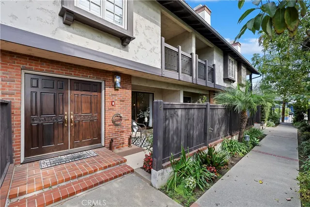 $978,000 | 506 West Sierra Madre Boulevard, Unit C, Sierra Madre, CA 91024