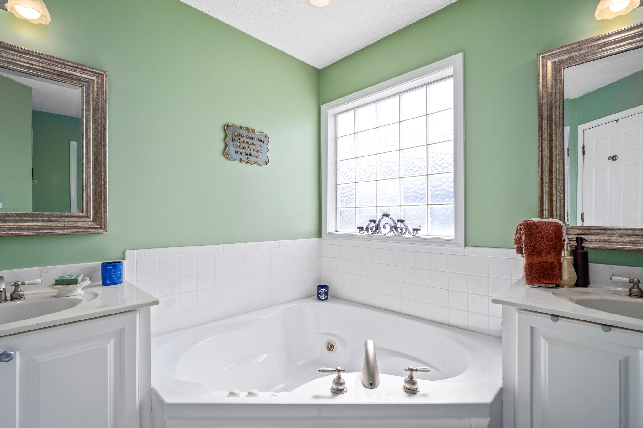 3880 Head Road Adams, TN 37010 - Photo 25 of 41 a bathroom with a bathtub and a sink
