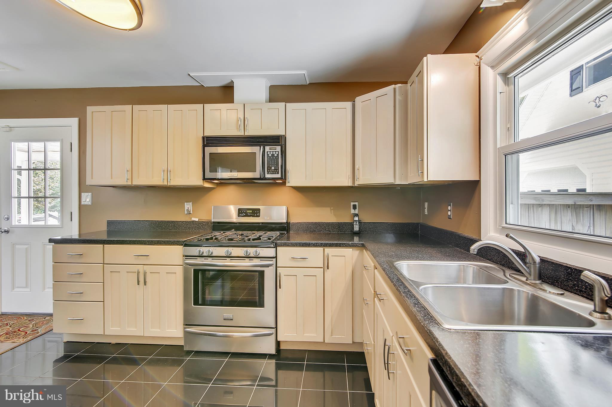 18000 Muncaster Road Rockville, MD 20855 - Photo 8 of 30 Kitchen 3
