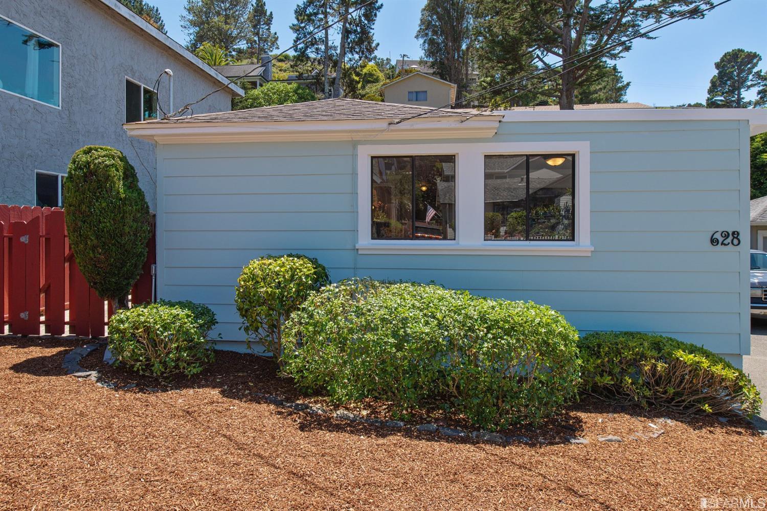 628 Canyon Drive Pacifica, CA 94044 - Photo 4 of 43