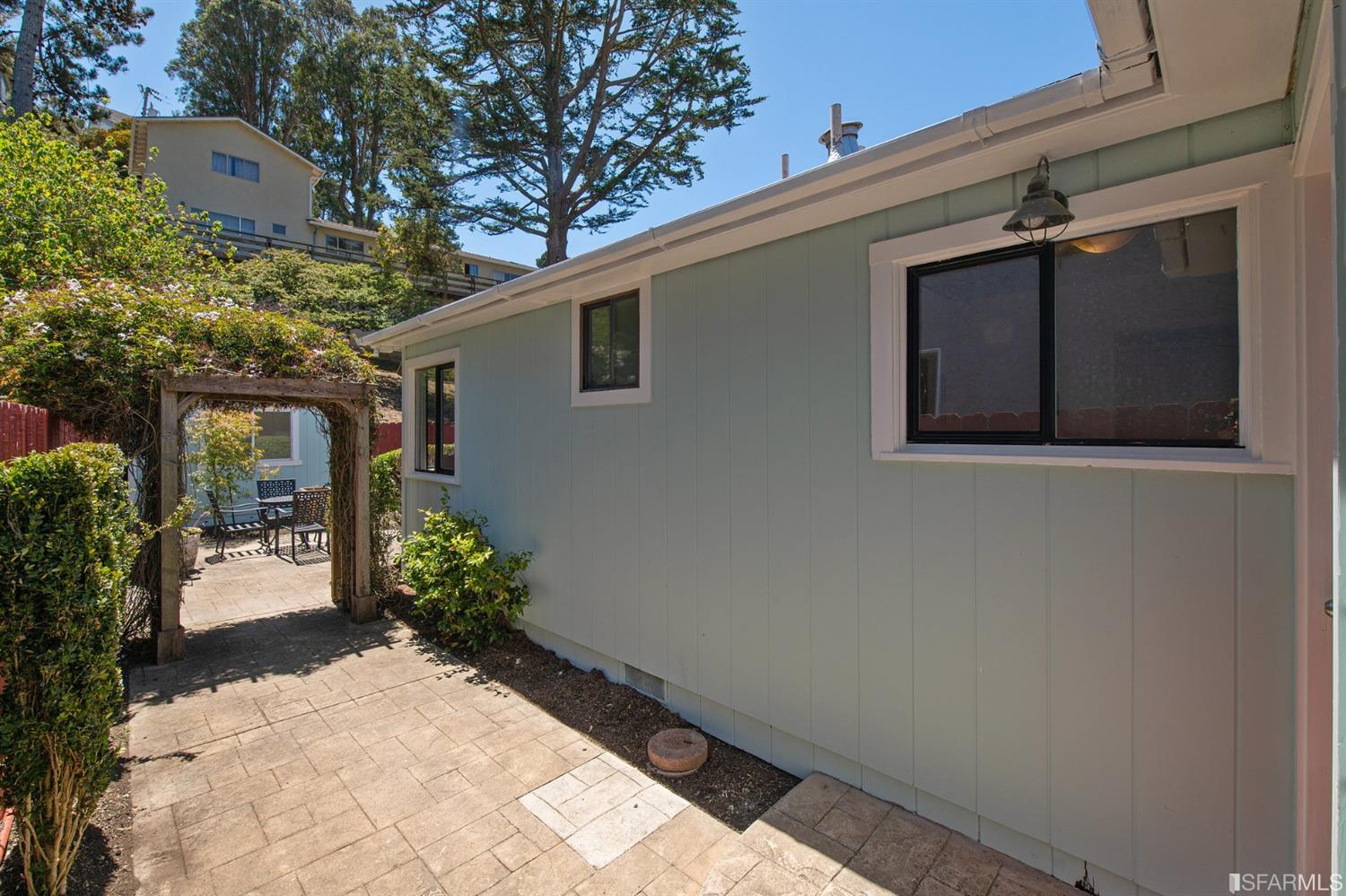 628 Canyon Drive Pacifica, CA 94044 - Photo 32 of 43